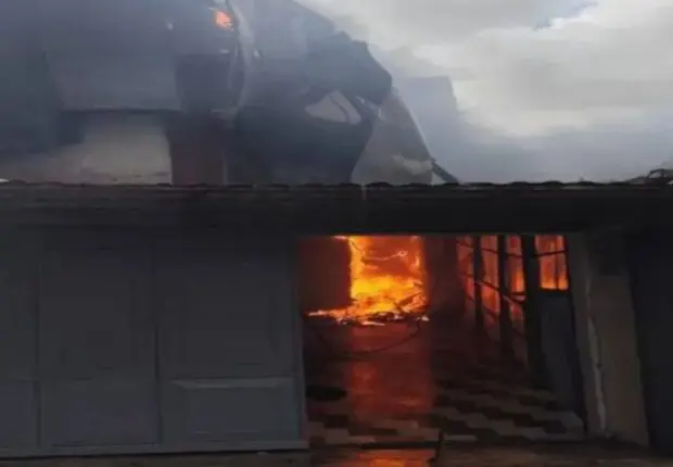 Alger : Un incendie monstre ravage une usine à Birkhadem (VIDEO)