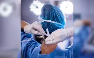 Soignantes révoquées, conseils disciplinaires… Quand l&rsquo;hôpital parisien mène la chasse aux calots