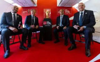 La Tournée du Trophée de la Coupe du Monde de la FIFA™ par Coca-Cola fait escale en Algérie