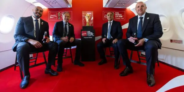 La Tournée du Trophée de la Coupe du Monde de la FIFA™ par Coca-Cola fait escale en Algérie
