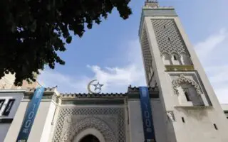 La Grande Mosquée de Paris publie un guide de 900 pages pour concilier islam et laïcité en France