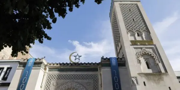 La Grande Mosquée de Paris publie un guide de 900 pages pour concilier islam et laïcité en France