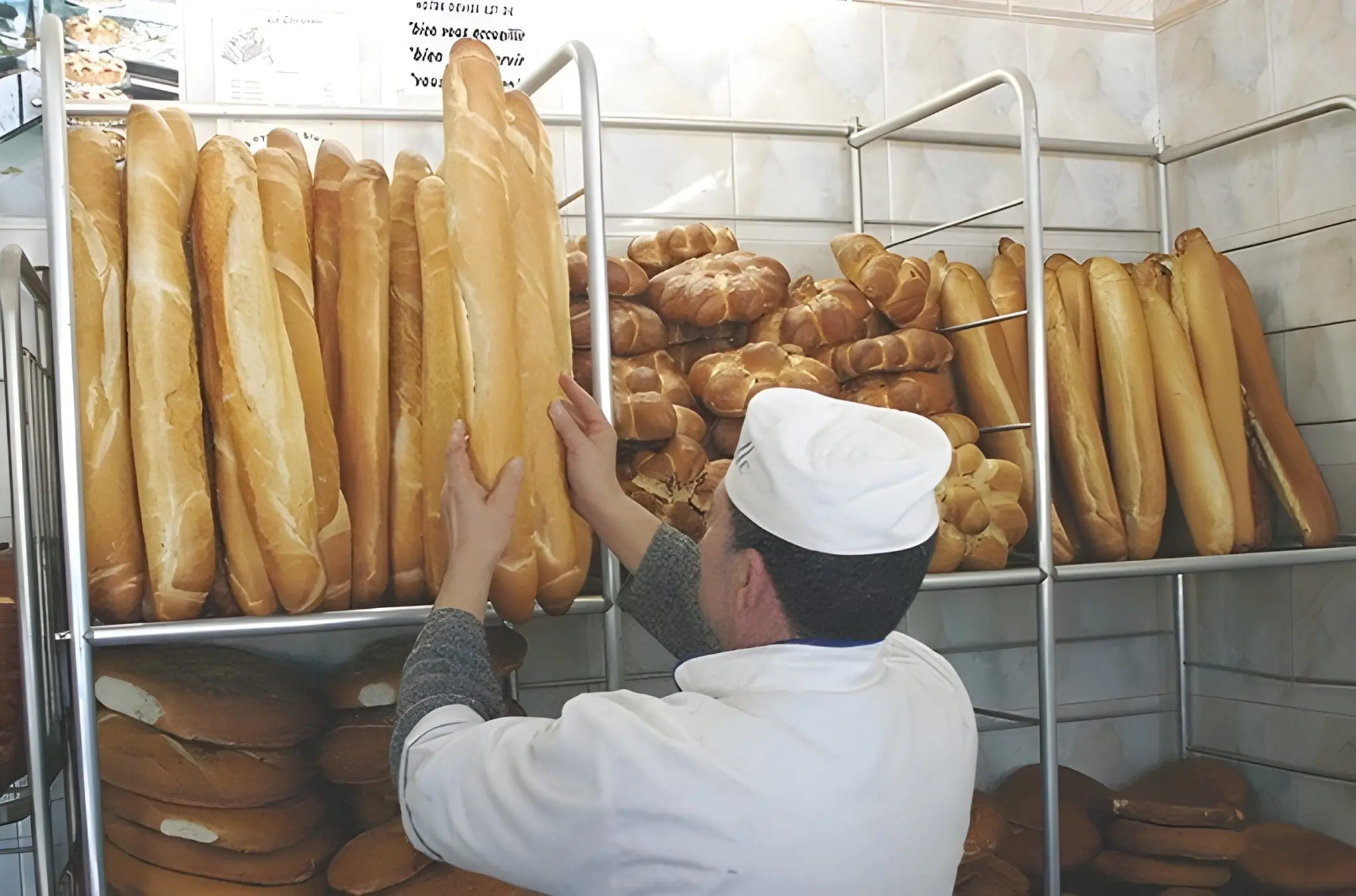 Pain, produits alimentaires, services : comment l’État garantit-il l’approvisionnement durant l’Aïd ?