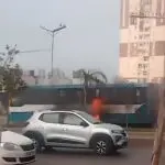 Alger : l&rsquo;acte héroïque d&rsquo;un chauffeur qui a risqué sa vie en conduisant un bus en feu sur 1 km (VIDEO)