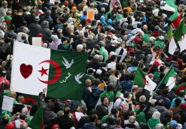 Rapport mondial sur le bonheur : L’Algérie surclasse la Grèce et la Turquie en 2026