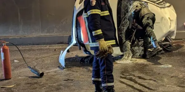 Images. Dérapage fatal sur l&rsquo;autoroute de Blida : le renversement d&rsquo;une voiture fait 4 morts