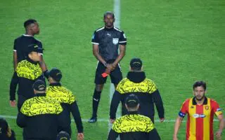 ES Tunis – Al-Ahly SC : l&rsquo;arbitre sénégalais Issa Sy au cœur d&rsquo;une nouvelle controverse (vidéo)