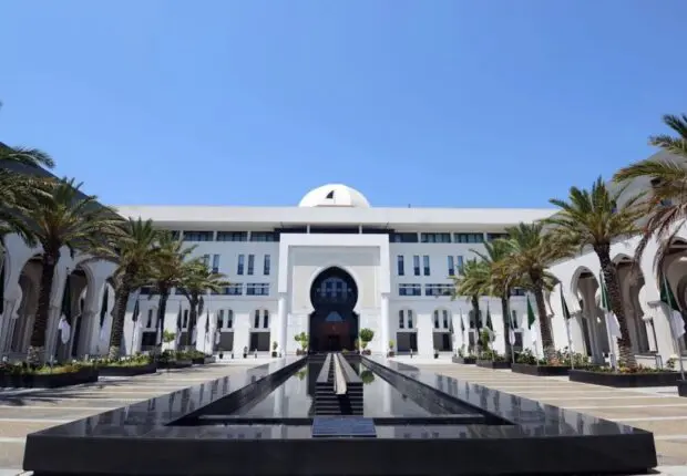 Tensions au Moyen-Orient : l’ambassade d’Algérie au Qatar suspend ses services consulaires