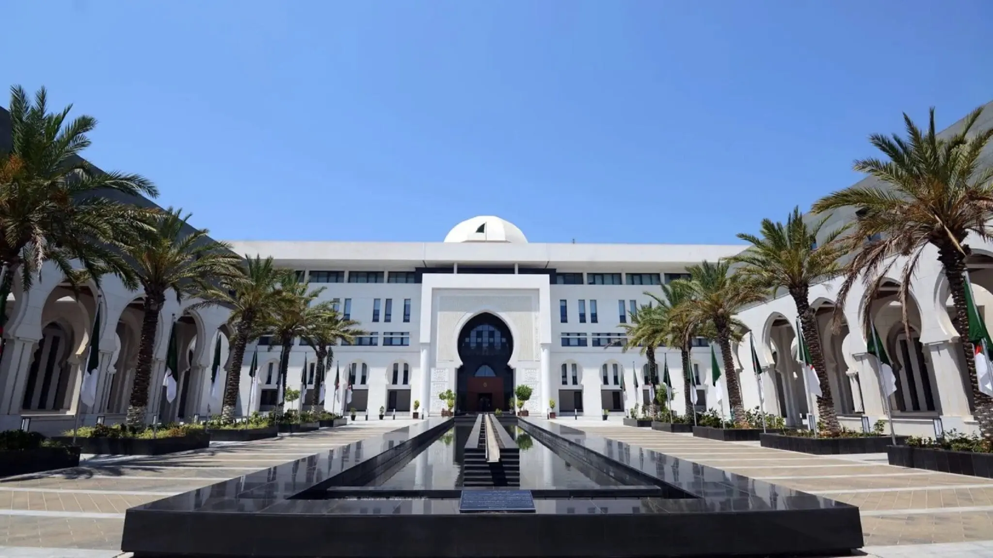 Tensions au Moyen-Orient : l’ambassade d’Algérie au Qatar suspend ses services consulaires