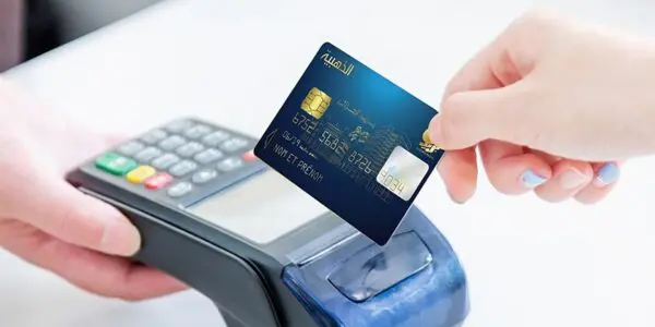 Paiement électronique : l’État accélère la fin du cash en Algérie avec ces mesures