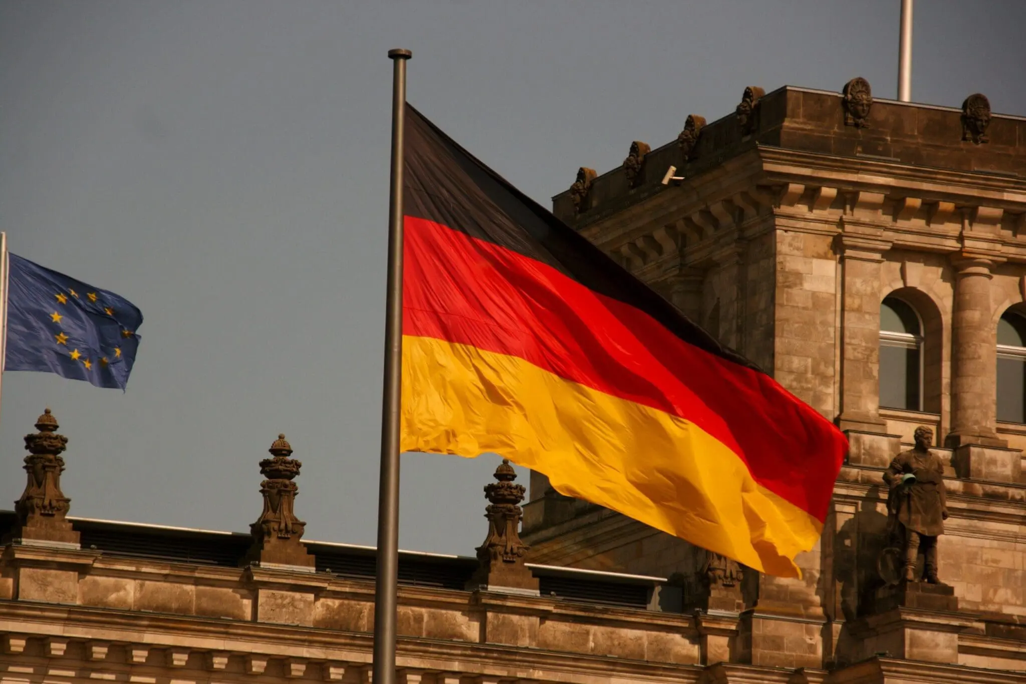 Allemagne : plus de 300 000 travailleurs étrangers recherchés chaque année, voici les profils demandés
