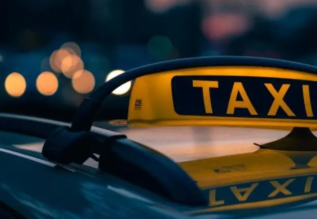 Transport en Algérie : lancement d’une opération nationale au profit des chauffeurs de taxi