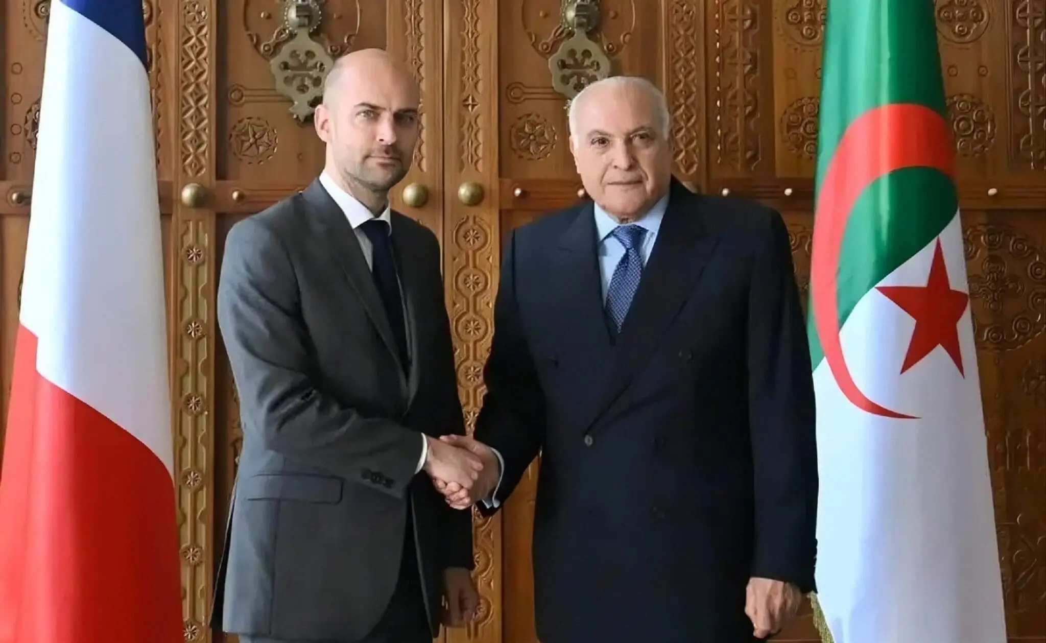 Algérie – France : Ahmed Attaf et Jean-Noël Barrot relancent le dialogue diplomatique