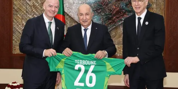 Infantino remet un cadeau à Tebboune et se rend à Tlemcen pour inaugurer ces infrastructures