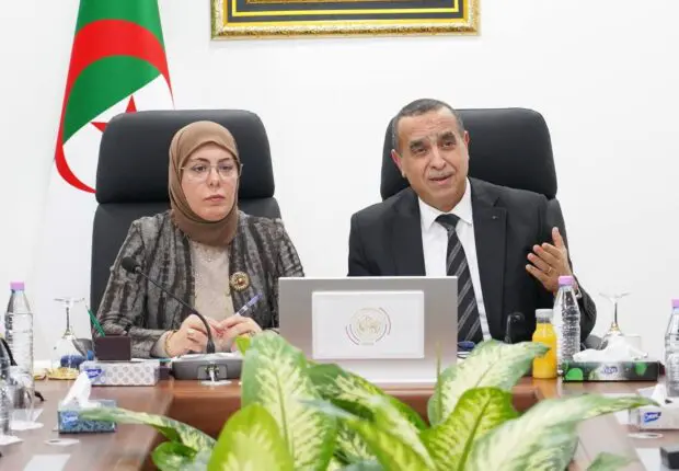 Algérie : un simple SMS pour piloter l’État ? Le projet qui change tout