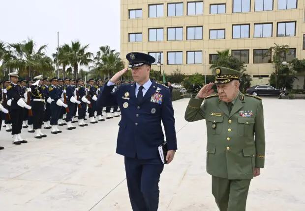 Coopération militaire : Le Général d&rsquo;Armée Saïd Chanegriha reçoit le commandant de l&rsquo;AFRICOM