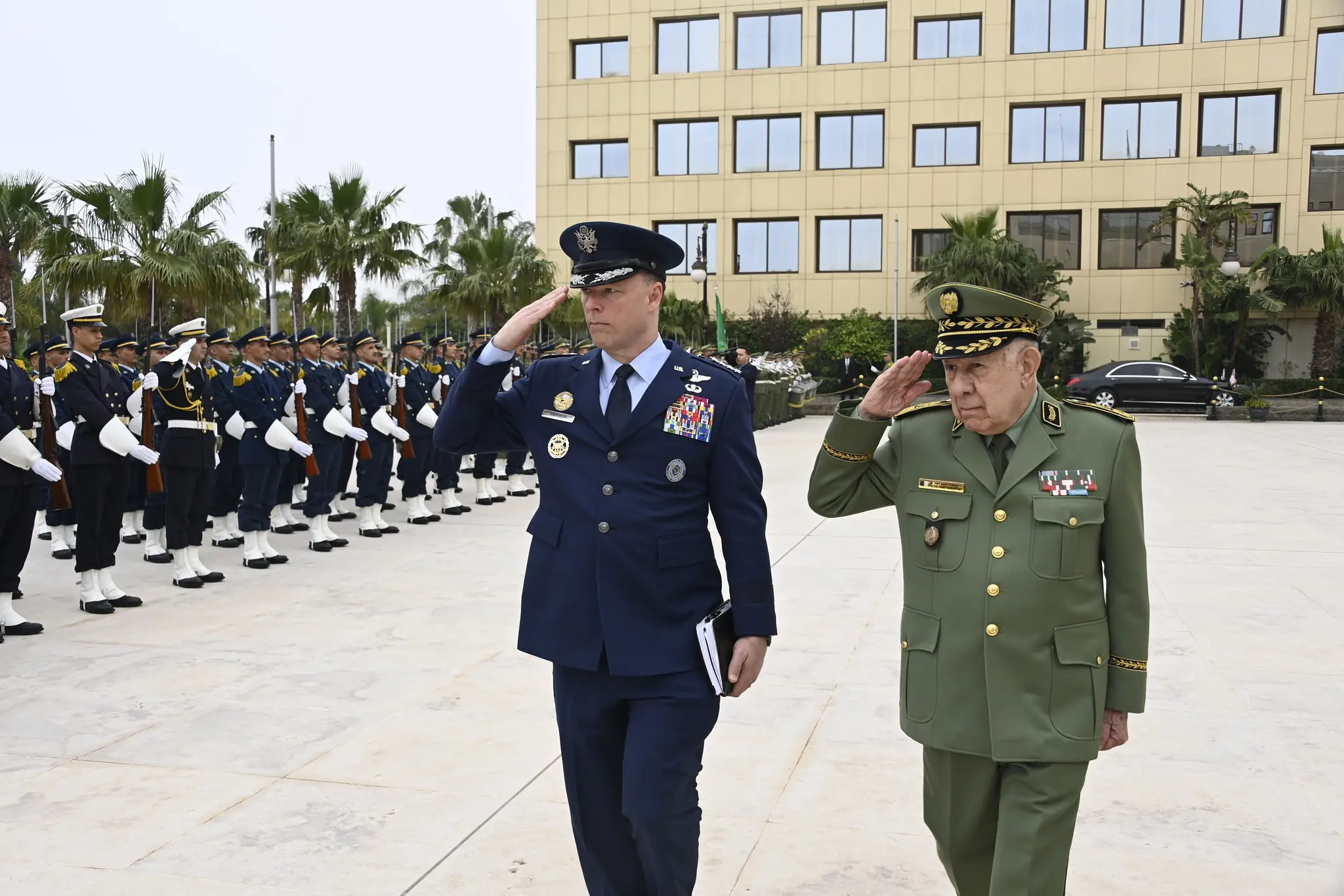 Coopération militaire : Le Général d’Armée Saïd Chanegriha reçoit le commandant de l’AFRICOM