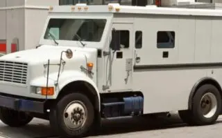 Déguisés en convoyeurs, ils dérobent 14 mds dans une banque : Détails d’un hold-up hollywoodien à Guelma