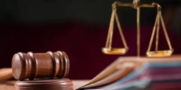 Aéroport d’Alger : Un « faux parlementaire » arrêté avec 13 mds dissimulés dans du papier aluminium