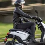 Permis pour vélos et motos électriques : ce qu’exige la Gendarmerie selon la puissance