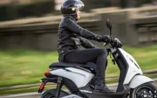Permis pour vélos et motos électriques : ce qu’exige la Gendarmerie selon la puissance