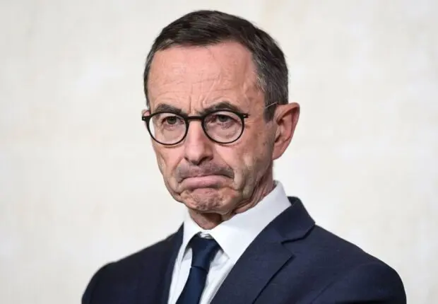 Régularisation massive en Espagne: Retailleau veut suspendre la libre circulation dans l&rsquo;espace Schengen