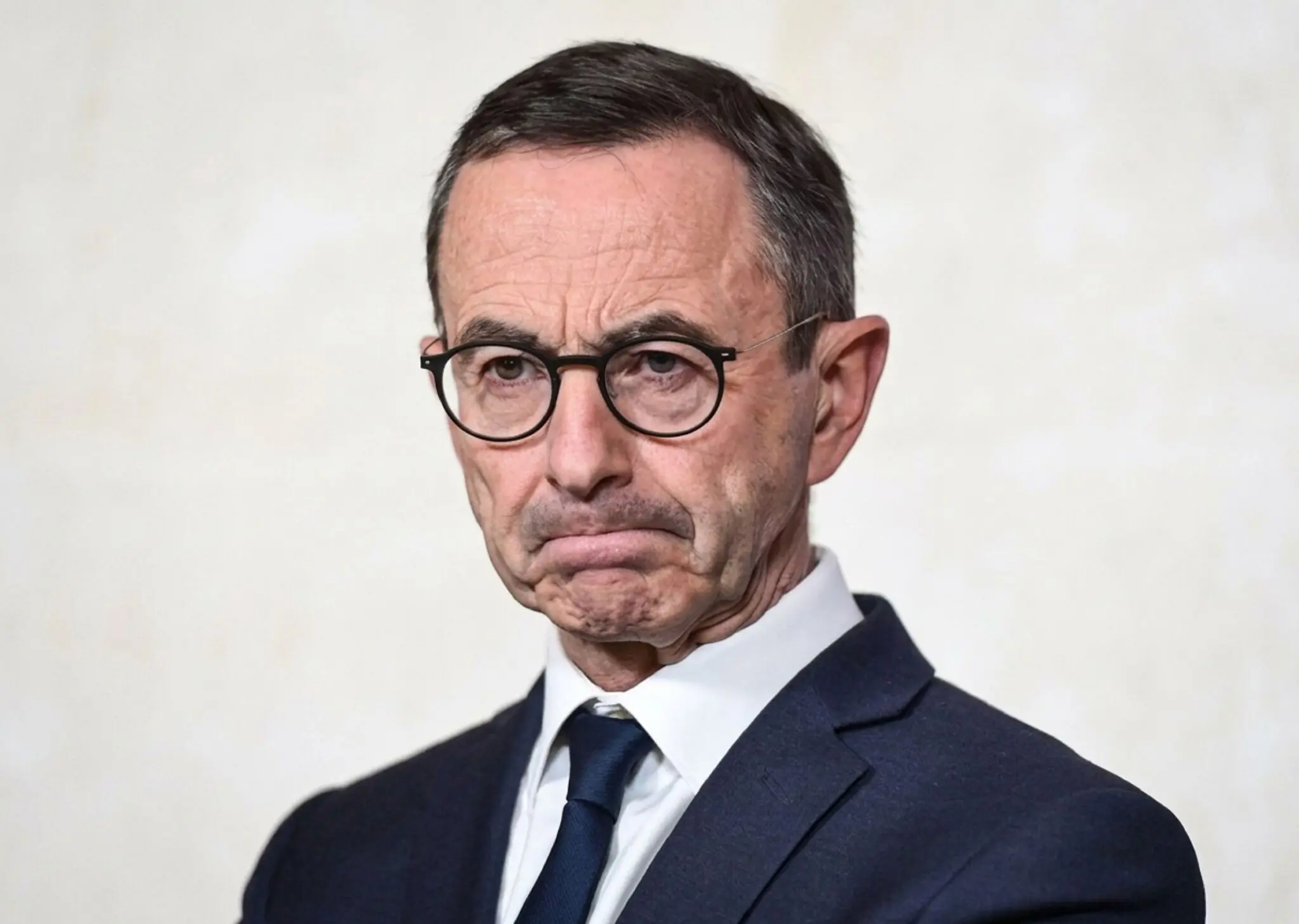 Régularisation massive en Espagne: Retailleau veut suspendre la libre circulation dans l’espace Schengen