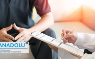 Cancer du sein chez l’homme : briser les idées reçues et identifier les symptômes