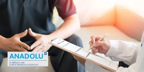 Cancer du sein chez l’homme : briser les idées reçues et identifier les symptômes