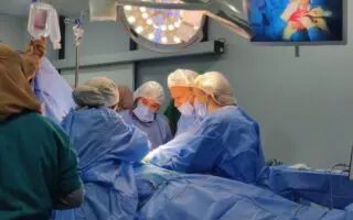 Lutte contre le cancer : début d&rsquo;une nouvelle activité chirurgicale très attendue au CHU de Constantine