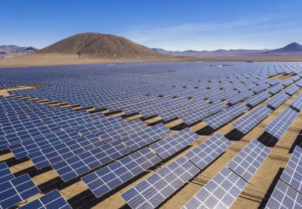 364 000 panneaux déployés avec succès: l’Algérie branche la 1ʳᵉ centrale de 200 MW du mégaprojet solaire