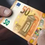 L&rsquo;euro ne faiblit pas face au dinar : nouvelle hausse ce 9 avril sur le marché noir, voici les chiffres