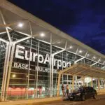 Aéroport de Mulhouse : un bébé en arrêt cardiorespiratoire sauvé in extremis après un vol depuis Alger