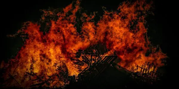 « On a entendu les enfants crier » : à Toulouse, deux sans-papiers algériens sauvent une famille du feu