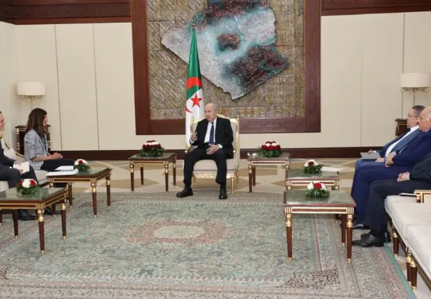 Algérie-France : Ce qu’il faut retenir de l’échange entre Tebboune et l’émissaire de Macron, Alice Rufo