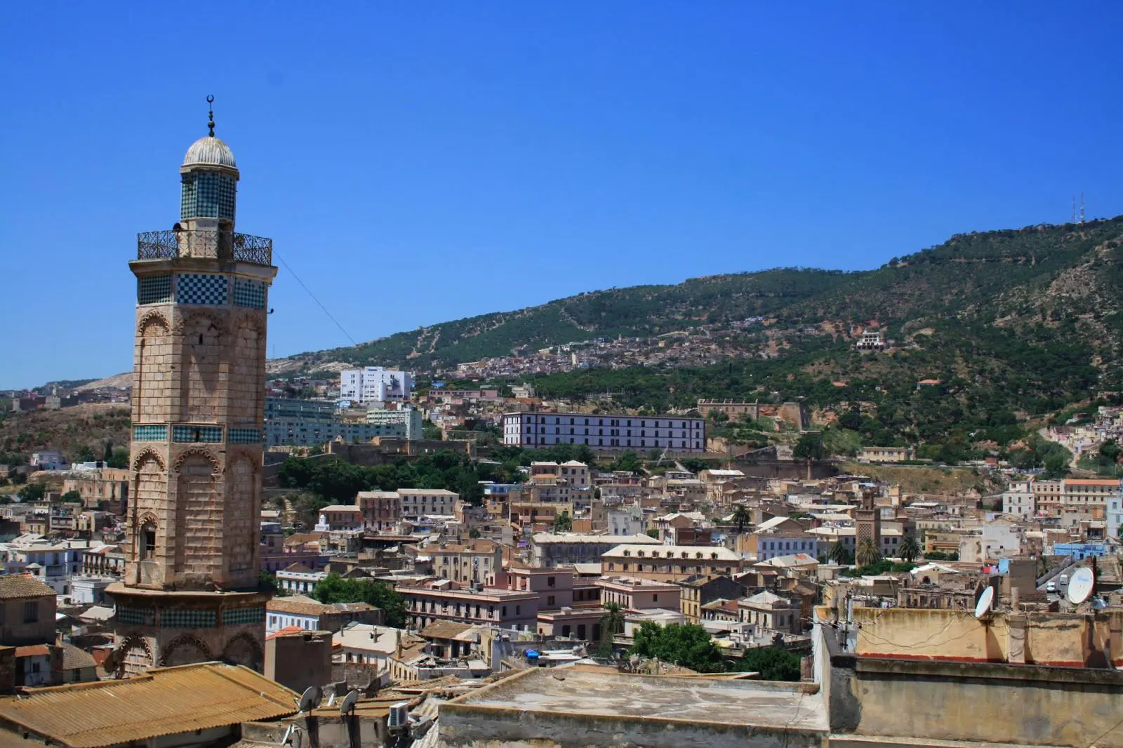 Sidi El Houari : Sonatrach et Sonelgaz s’engagent dans la réhabilitation du quartier historique d’Oran