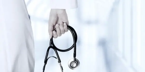Une jeune médecin de 31 ans meurt après une garde : les conditions de travail dénoncées