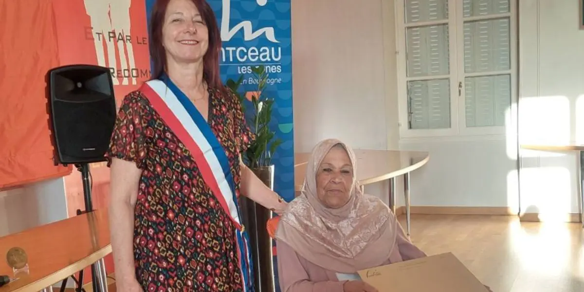 Fatima Benyoucef, d’origine algérienne, seule mère honorée dans sa ville en France pour son dévouement