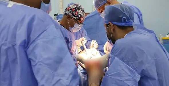 EHU d’Oran : une intervention de haute précision redonne espoir à une patiente de 21 ans
