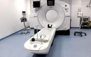 Équipements médicaux hors service dans les hôpitaux : le ministère veut briser le cercle vicieux