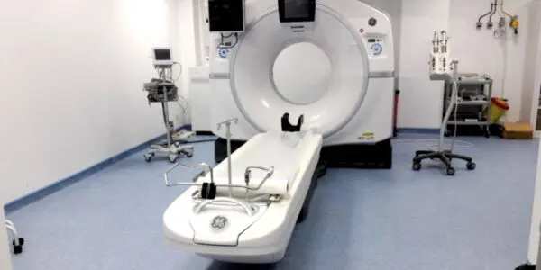 Équipements médicaux hors service dans les hôpitaux : le ministère veut briser le cercle vicieux