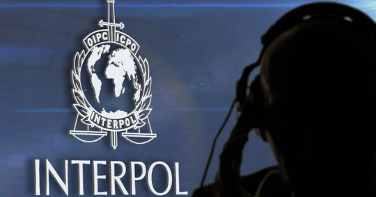 Traqué par INTERPOL pendant 10 ans : une « gaffe » fait tomber ce hacker algérien, roi du phishing