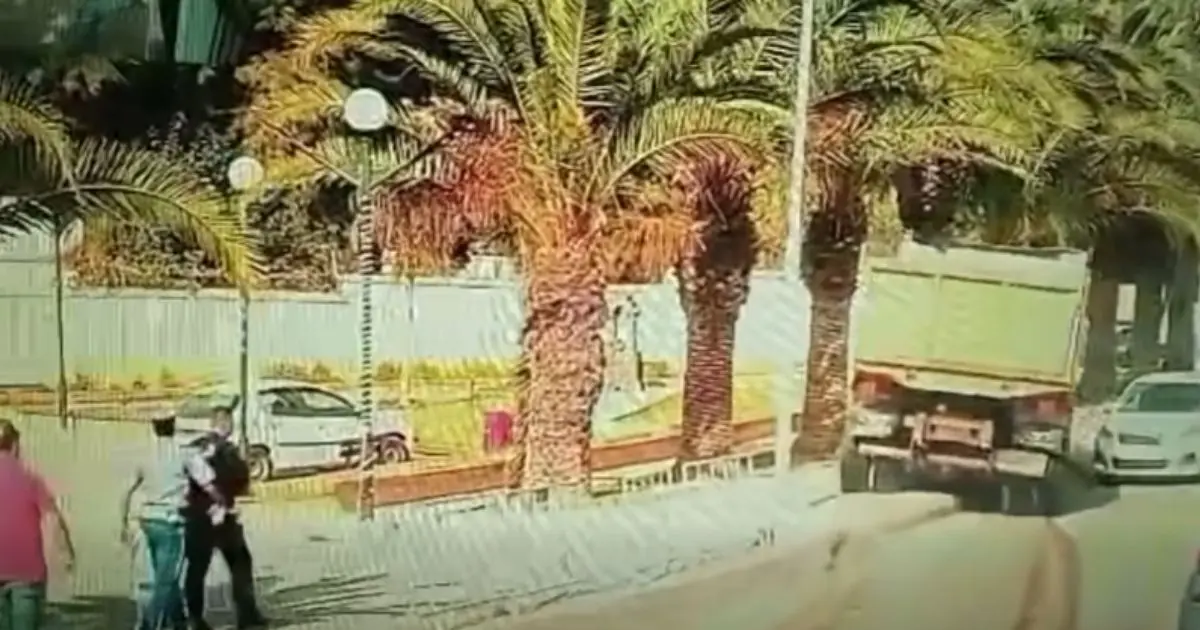 Des images glaçantes filmées en plein Alger : Un camionneur tue un piéton après une manœuvre dangereuse