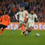Pays-Bas 0 – Algérie 1 : Hadj Moussa allume Rotterdam sur un coup de génie