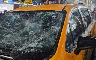Un chauffeur algérien roué de coups à New York : son taxi saccagé, une cagnotte récolte 60 000 dollars