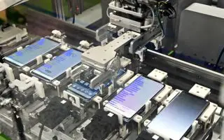 400 emplois et 6 000 téléphones par jour : le pari industriel d’Oran