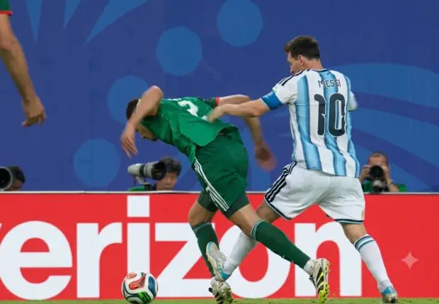 Algérie – Argentine : le carton rouge « non accordé » à Messi fait polémique !
