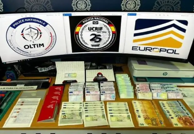 Faux titres de séjour en Europe : un vaste réseau démantelé en Espagne, près de 800 documents saisis