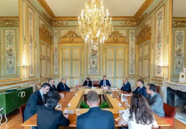 Accord franco-algérien de 1968 : Paris et Alger ouvrent officiellement le chantier de sa révision