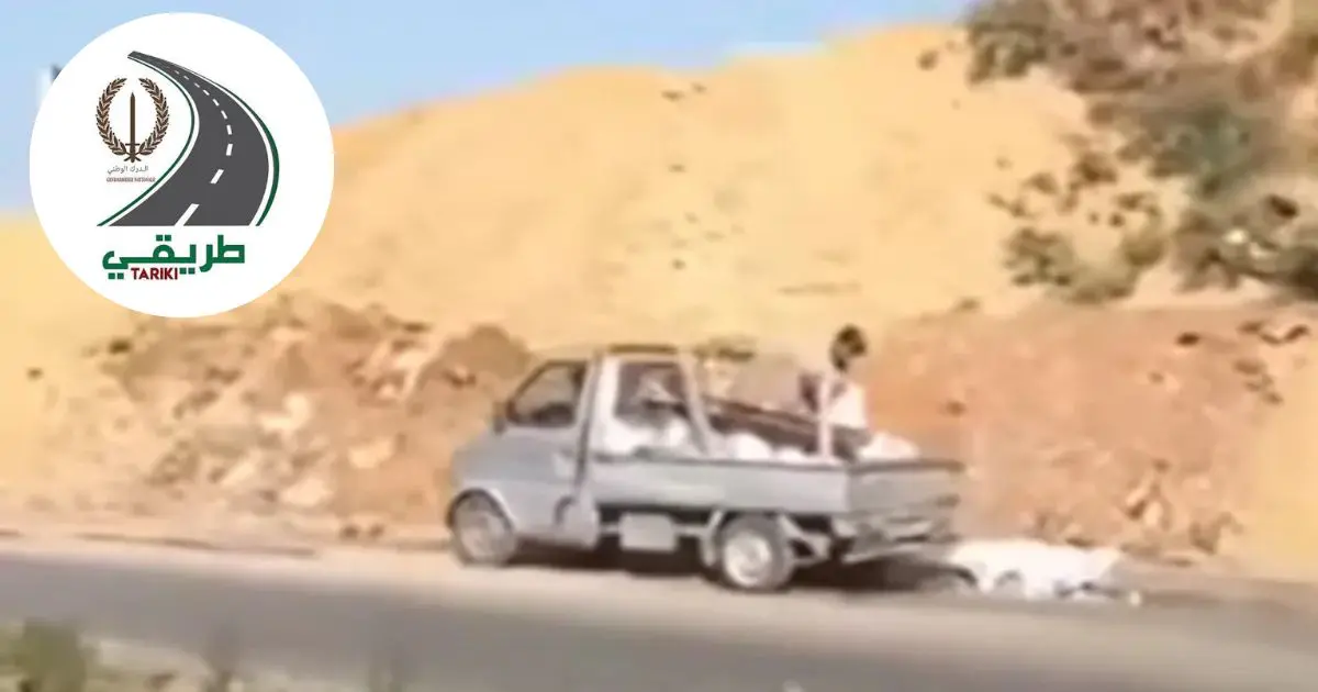 Filmé en train de jeter des déchets au bord de la route, un conducteur lourdement sanctionné à Alger